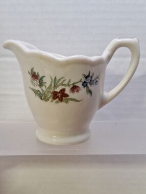Syracuse China 95-1 Floral Mini 3" Creamer Pitcher Cottagecore Grandmacore Cream